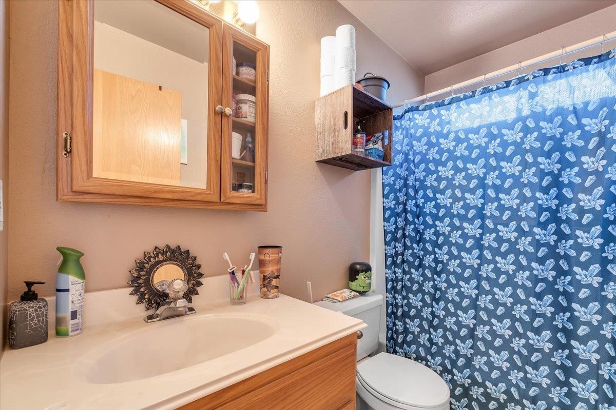Detail Gallery Image 23 of 39 For 20334 Honey Ln, Tuolumne,  CA 95379 - 3 Beds | 2 Baths