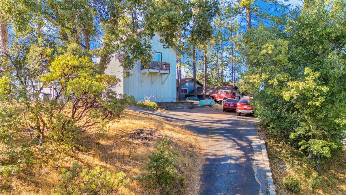Detail Gallery Image 4 of 39 For 20334 Honey Ln, Tuolumne,  CA 95379 - 3 Beds | 2 Baths