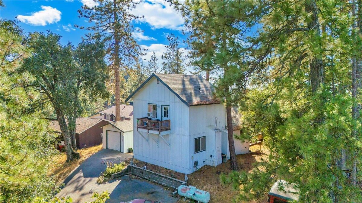 Detail Gallery Image 7 of 39 For 20334 Honey Ln, Tuolumne,  CA 95379 - 3 Beds | 2 Baths