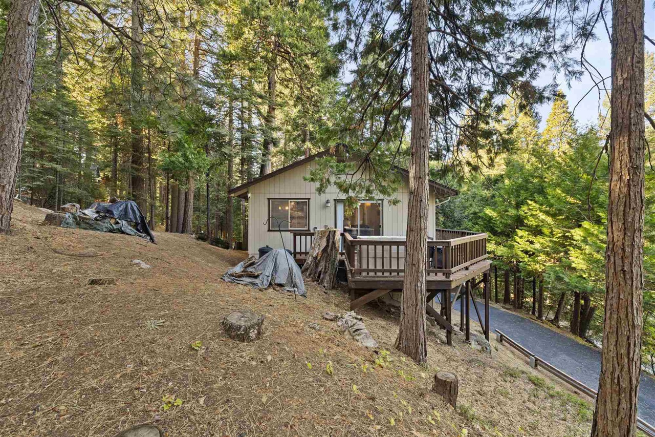 Detail Gallery Image 1 of 22 For 24021 Wakalu, Mi Wuk Village,  CA 95346 - 2 Beds | 2 Baths