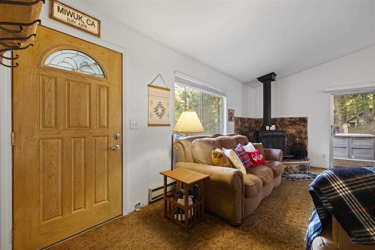 Detail Gallery Image 2 of 22 For 24021 Wakalu, Mi Wuk Village,  CA 95346 - 2 Beds | 2 Baths