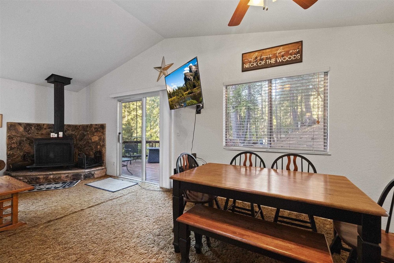 Detail Gallery Image 7 of 22 For 24021 Wakalu, Mi Wuk Village,  CA 95346 - 2 Beds | 2 Baths