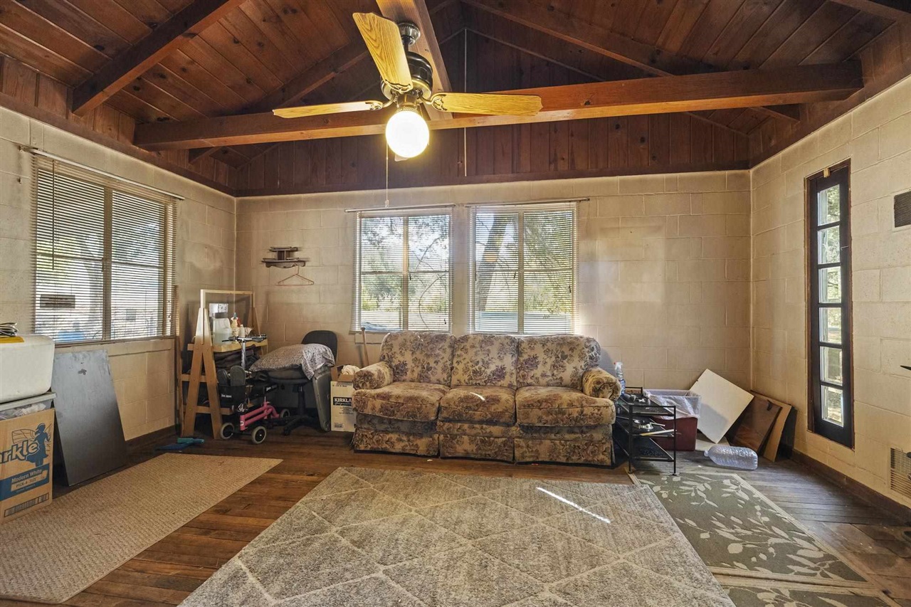 Detail Gallery Image 13 of 29 For 8675 Priest Coulterville Rd, Big Oak Flat,  CA 95305 - 3 Beds | 2 Baths