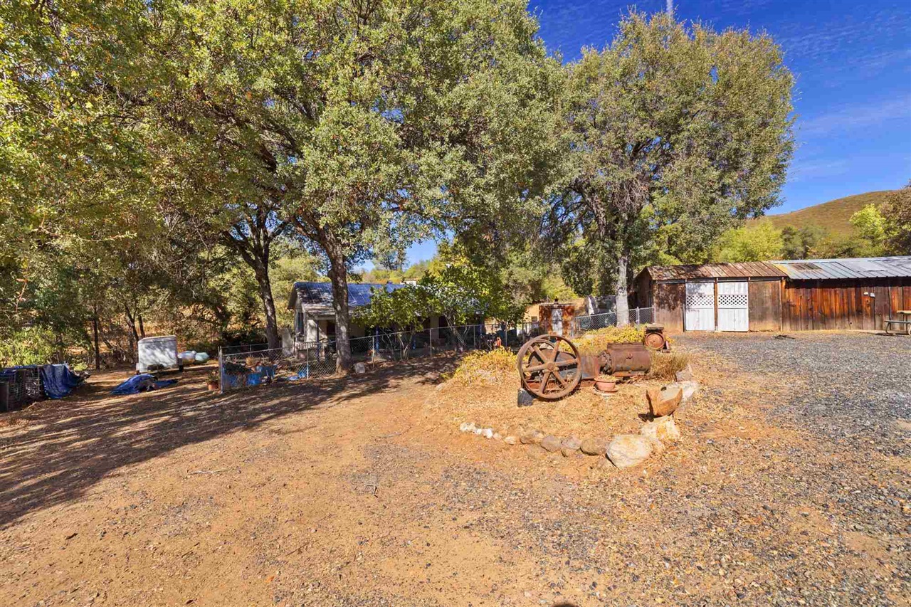 Detail Gallery Image 21 of 29 For 8675 Priest Coulterville Rd, Big Oak Flat,  CA 95305 - 3 Beds | 2 Baths