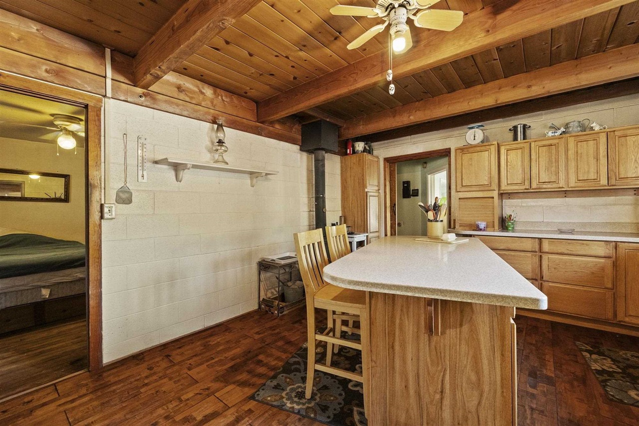 Detail Gallery Image 4 of 29 For 8675 Priest Coulterville Rd, Big Oak Flat,  CA 95305 - 3 Beds | 2 Baths