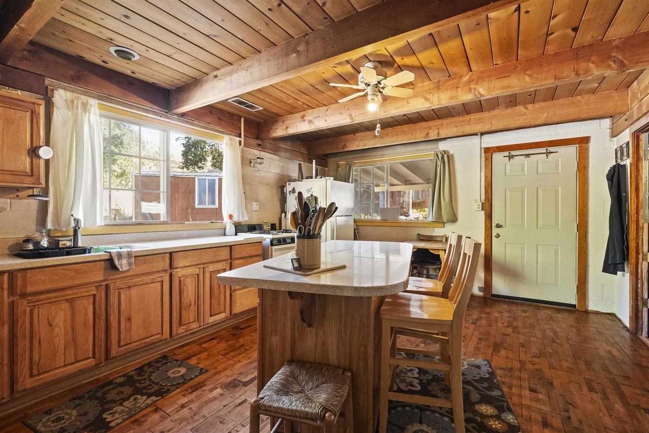 Detail Gallery Image 5 of 29 For 8675 Priest Coulterville Rd, Big Oak Flat,  CA 95305 - 3 Beds | 2 Baths