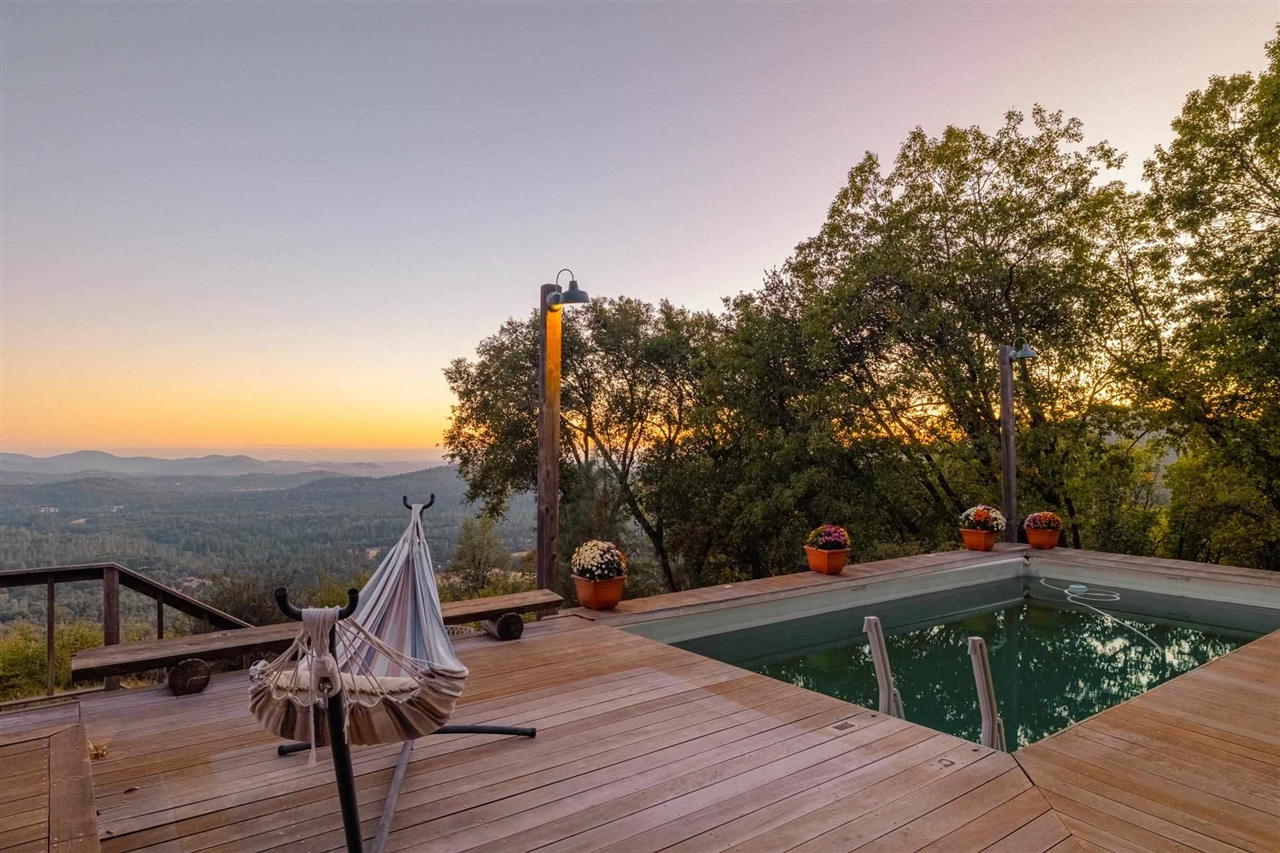 Detail Gallery Image 12 of 60 For 14799 Big Hill, Sonora,  CA 95370-0000 - 4 Beds | 3 Baths