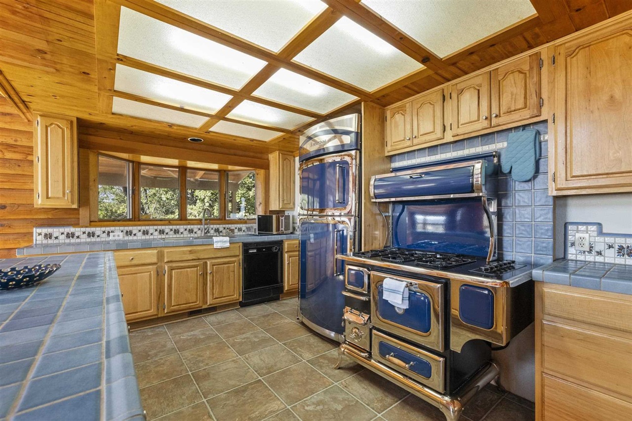 Detail Gallery Image 17 of 60 For 14799 Big Hill, Sonora,  CA 95370-0000 - 4 Beds | 3 Baths