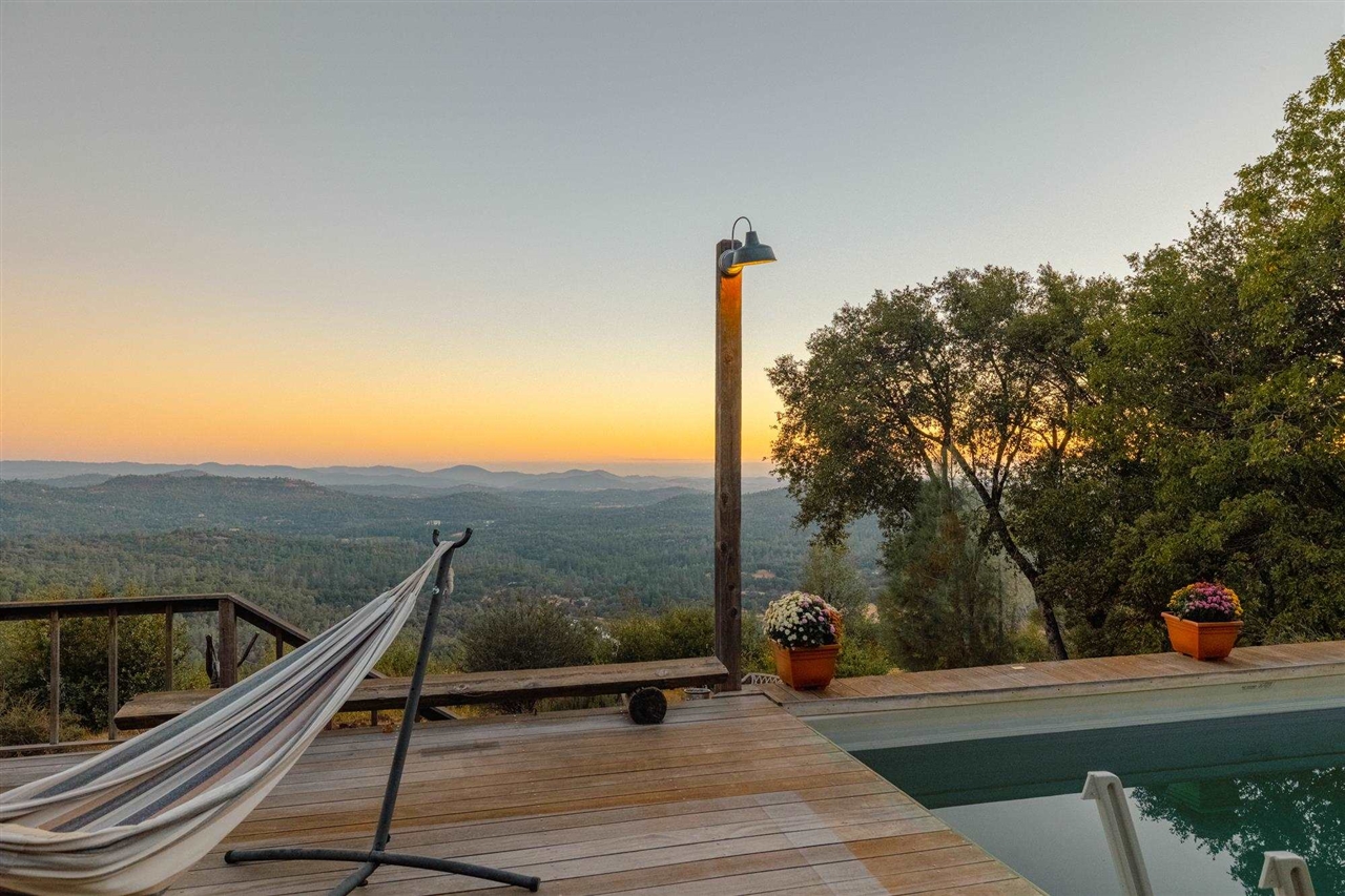 Detail Gallery Image 6 of 60 For 14799 Big Hill, Sonora,  CA 95370-0000 - 4 Beds | 3 Baths