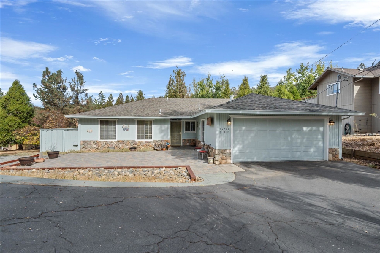 Detail Gallery Image 1 of 1 For 19570 Cottonwood, Groveland,  CA 95321-9339 - 3 Beds | 2 Baths