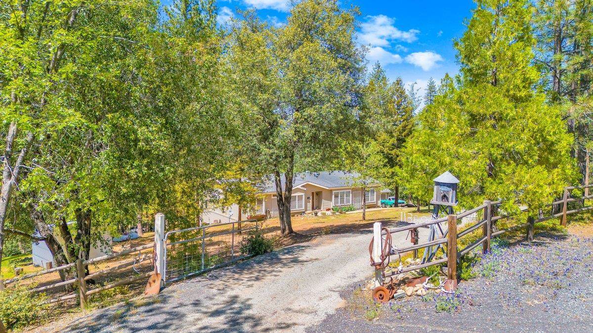 Detail Gallery Image 1 of 1 For 11360 Bridal Drive, Groveland,  CA 95321 - 4 Beds | 2/1 Baths