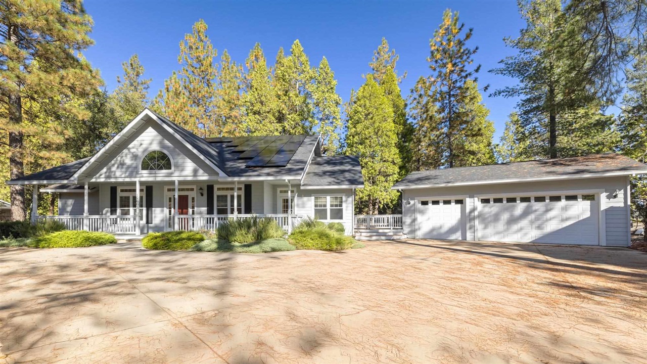 Detail Gallery Image 1 of 1 For 19663 Butler Way, Groveland,  CA 95321 - 3 Beds | 3/1 Baths