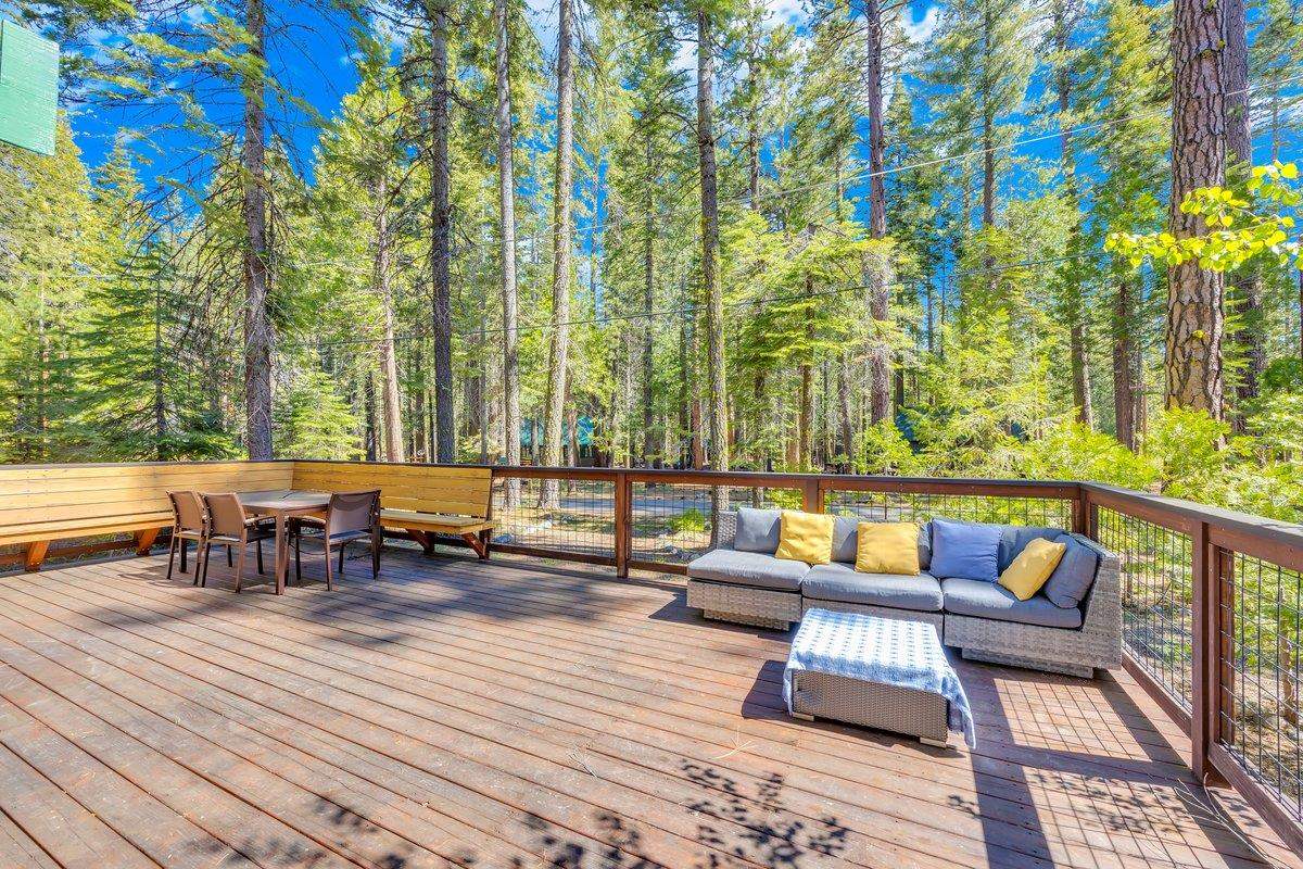 Detail Gallery Image 2 of 35 For 226 Sugar Pine, Pinecrest,  CA 95364 - 3 Beds | 1/1 Baths