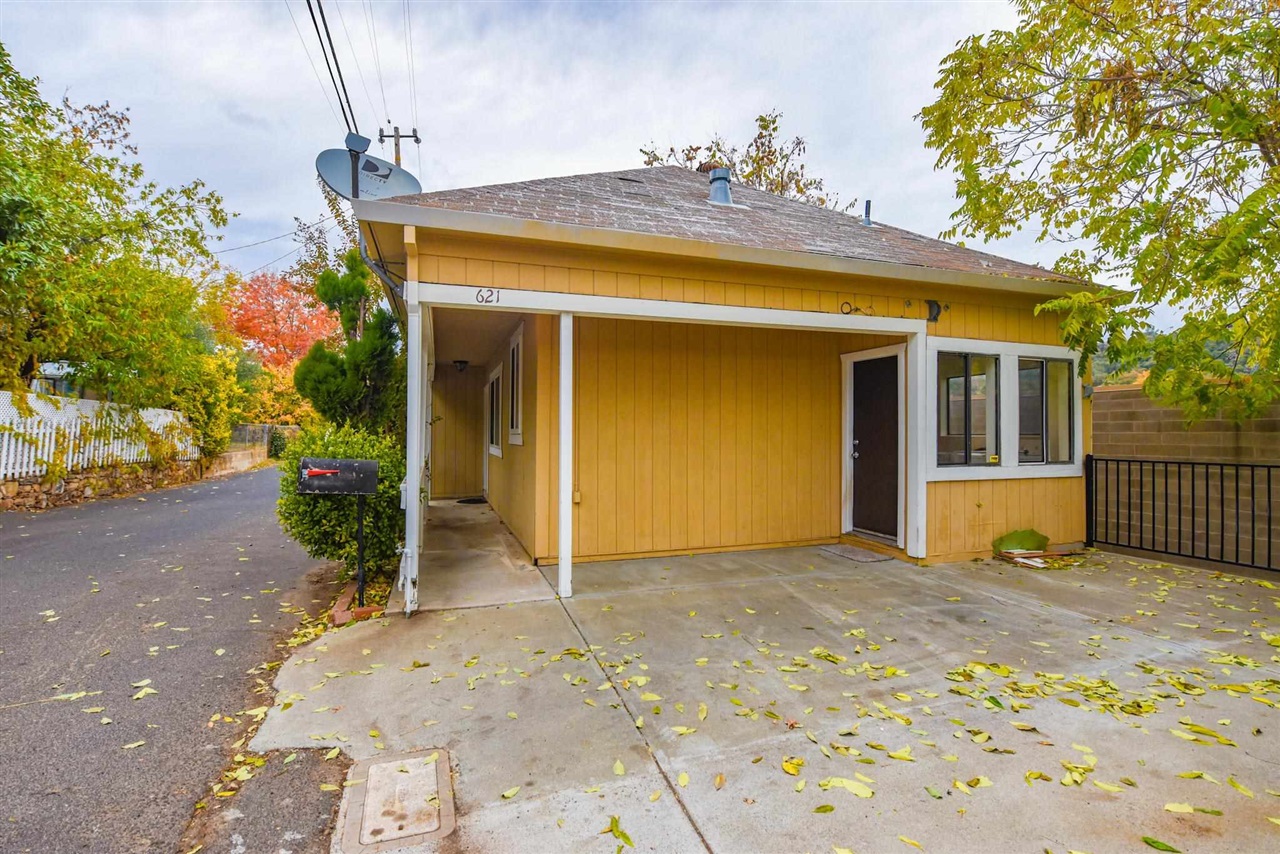 Detail Gallery Image 1 of 1 For 621 Olive, Sonora,  CA 95370 - 2 Beds | 1 Baths