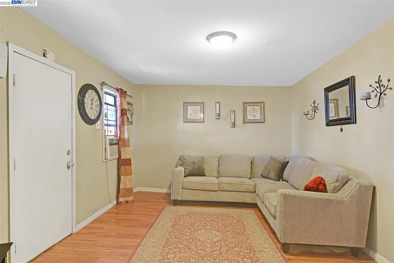 3706 W 11th St, Tracy, CA 95304 2 Beds 1 Baths (Expired