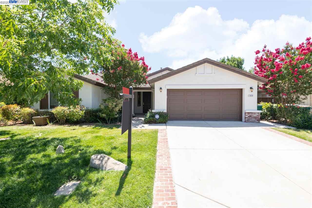 10638 Willow Glen Circle, Stockton, CA 95209 4 Beds 2/1 Baths (Sold