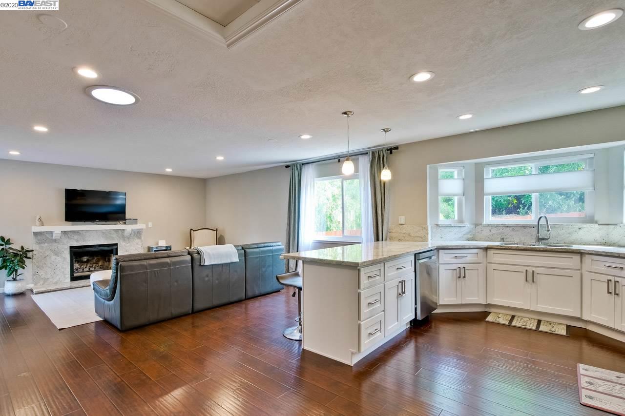 Excessive Moisture Under Hardwood Flooring Hardwood Floors Hardwood Home Inspection