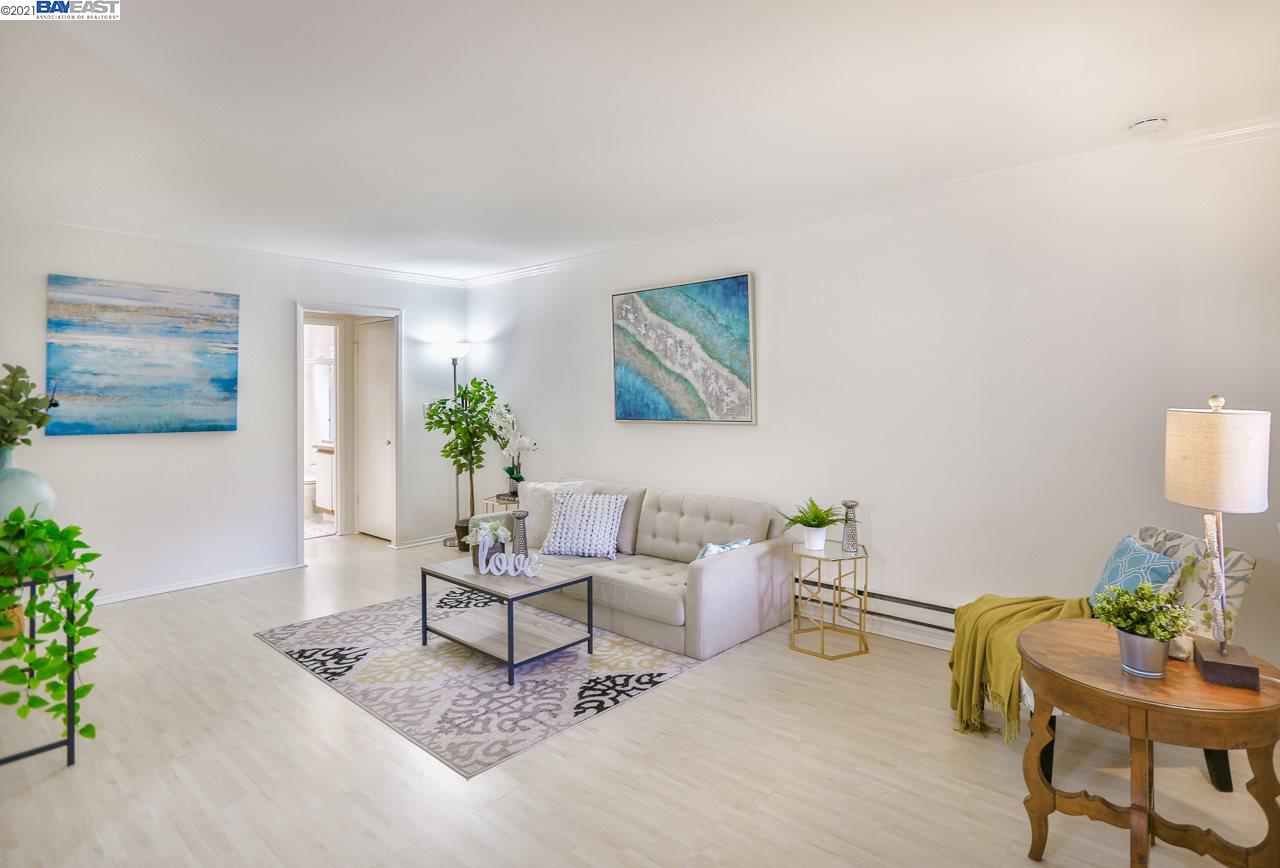 Detail Gallery Image 1 of 1 For 2025 California St #23,  Mountain View,  CA 94040 - 1 Beds | 1 Baths