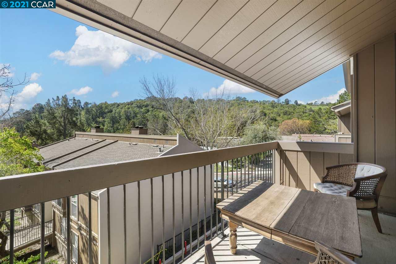 Detail Gallery Image 1 of 1 For 2051 Ascot Drive #202,  Moraga,  CA 94556 - 3 Beds | 2 Baths