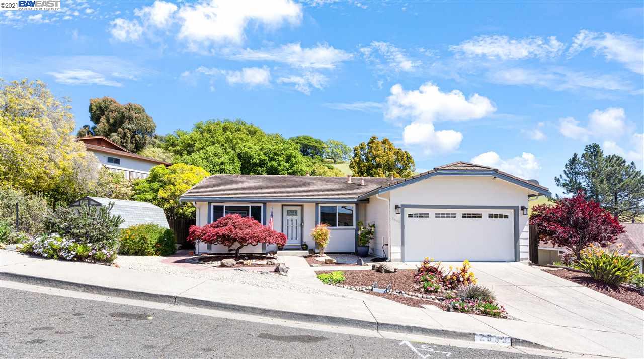 Detail Gallery Image 1 of 1 For 2663 Carmelita Way, Pinole,  CA 94564 - 3 Beds | 2 Baths