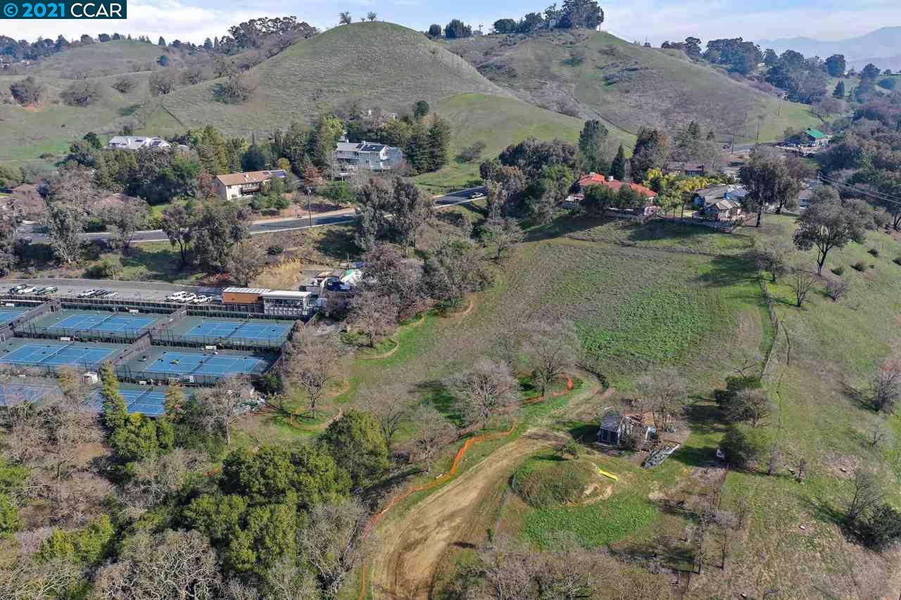 Photo of 1060 Circle Creek Dr in Lafayette, CA