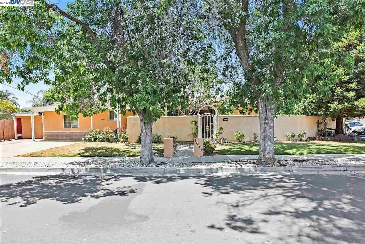 1029 Madison Ave, Livermore, CA 94550 5 Beds 2/1 Baths (Sold