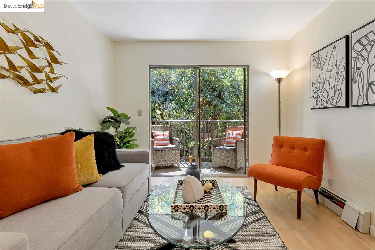 Detail Gallery Image 1 of 1 For 4096 17th St #307,  San Francisco,  CA 94114 - 1 Beds | 1 Baths