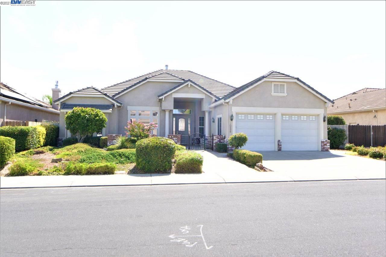 Detail Gallery Image 1 of 1 For 1028 Marigold Ln, Manteca,  CA 95336 - 3 Beds | 2/1 Baths
