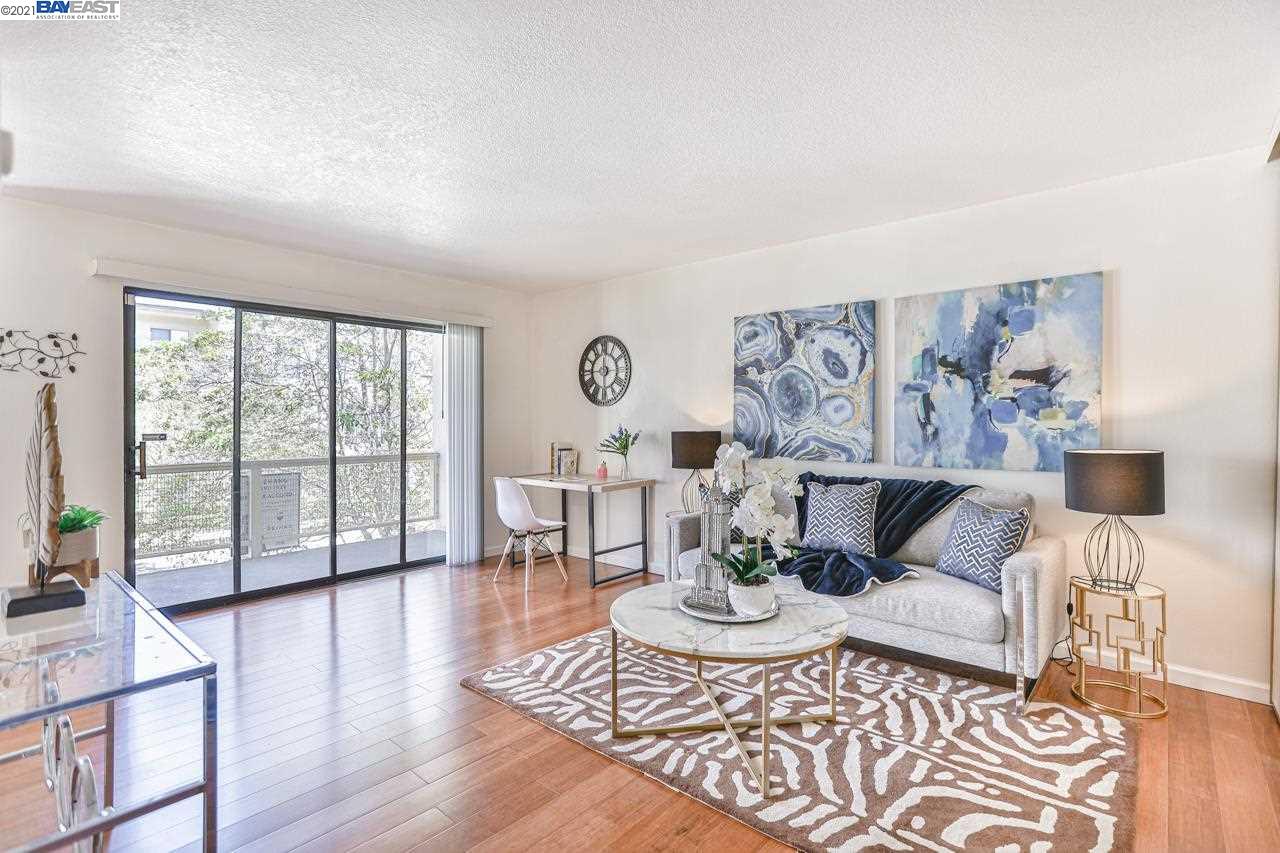 Detail Gallery Image 1 of 1 For 4 Admiral Dr #B329,  Emeryville,  CA 94608 - 1 Beds | 1 Baths
