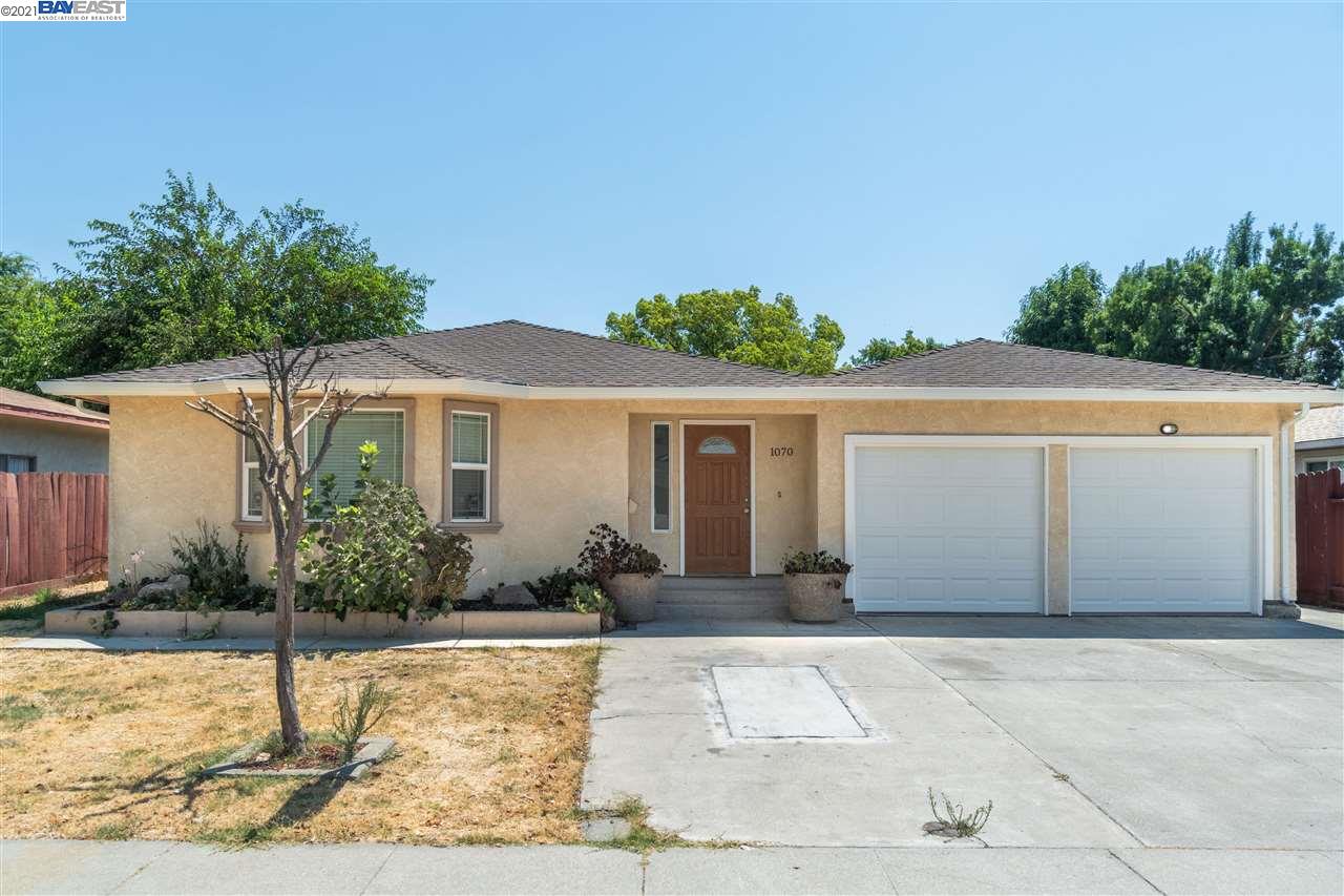 Detail Gallery Image 1 of 1 For 1070 Sapphire Way, Manteca,  CA 95336 - 3 Beds | 2 Baths