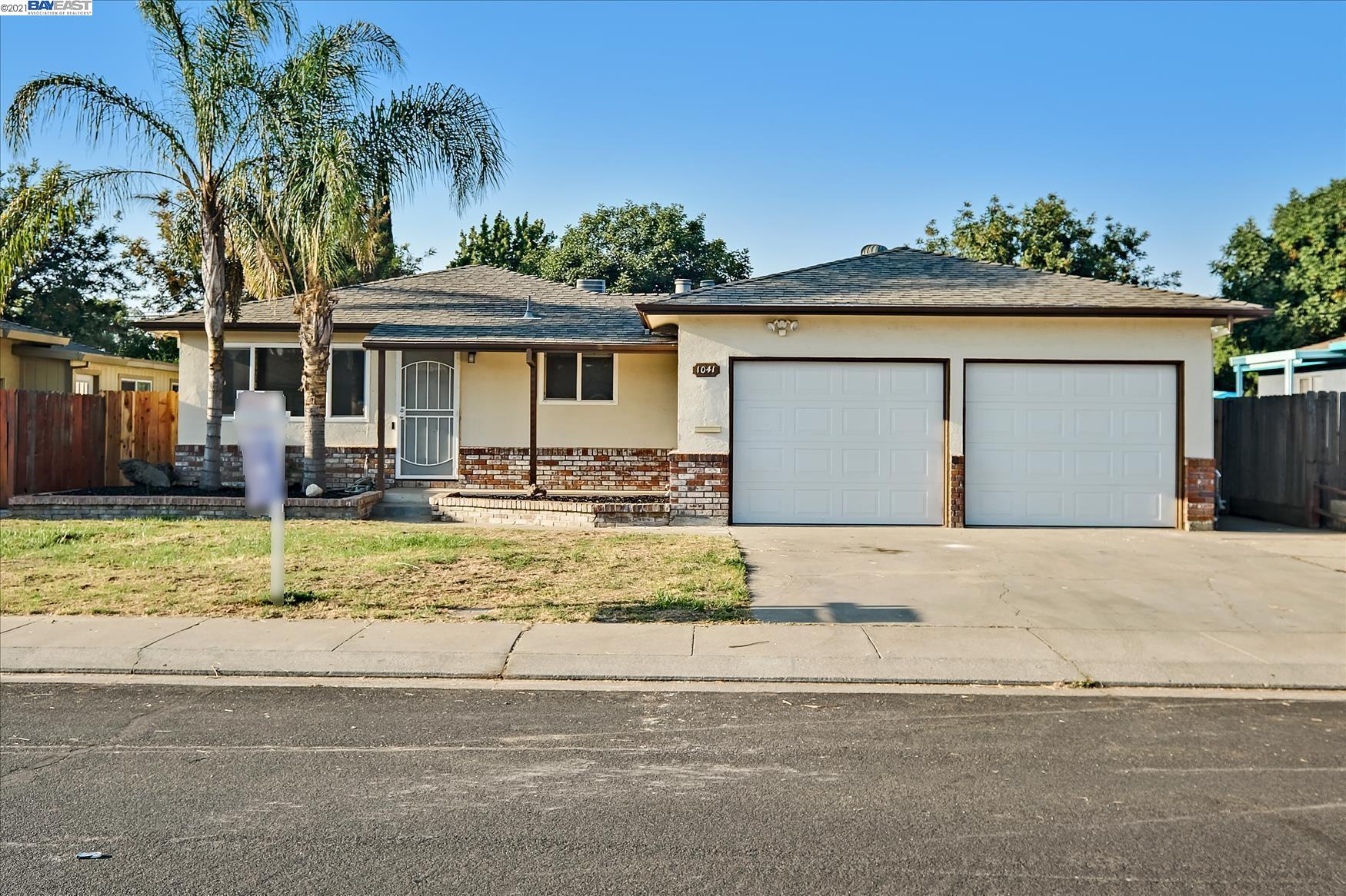 Detail Gallery Image 1 of 1 For 1041 Topaz Ct, Manteca,  CA 95336 - 3 Beds | 2 Baths