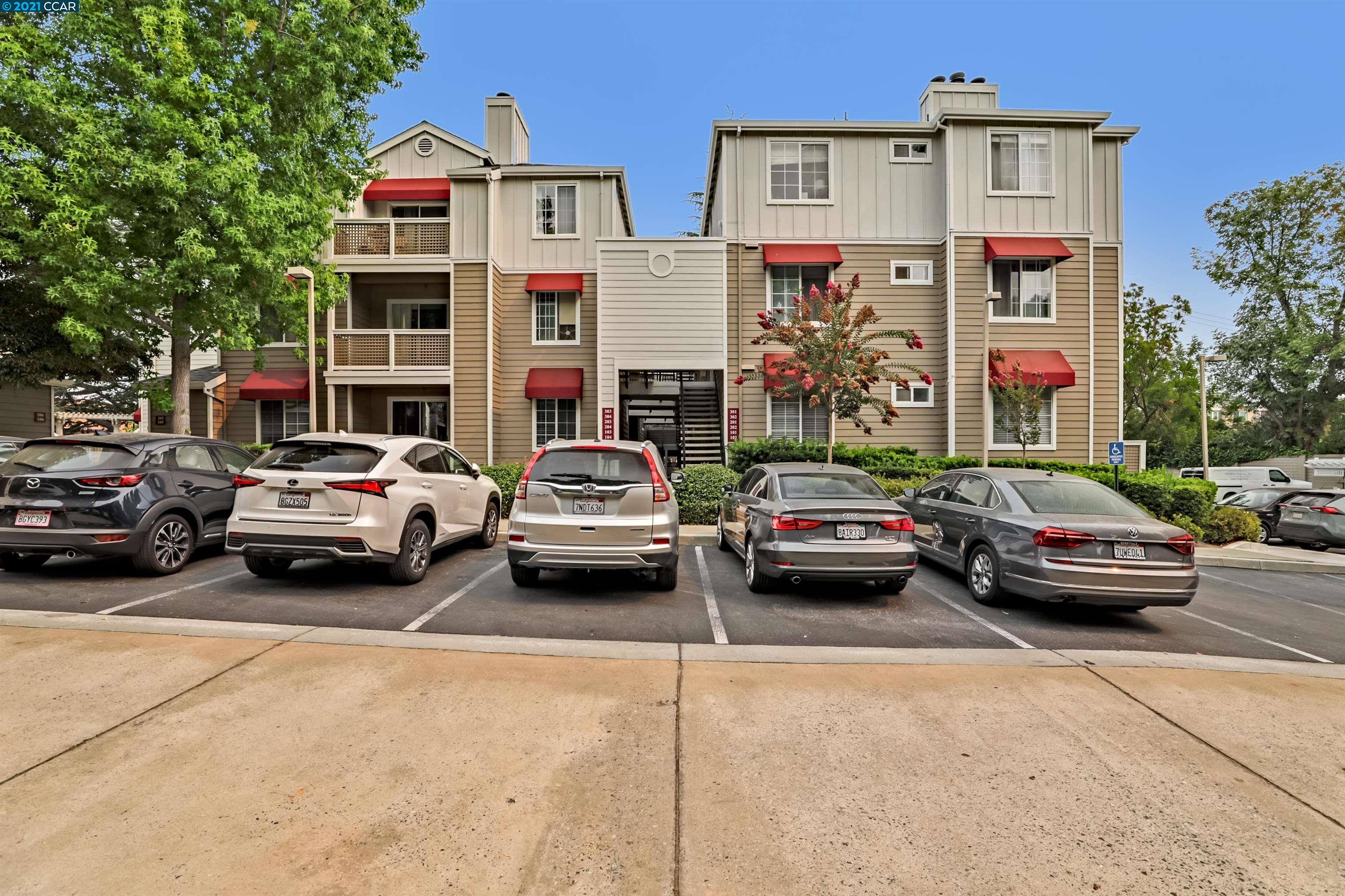 Detail Gallery Image 1 of 1 For 250 Santa Fe Terrace #103,  Sunnyvale,  CA 94085 - 2 Beds | 2 Baths