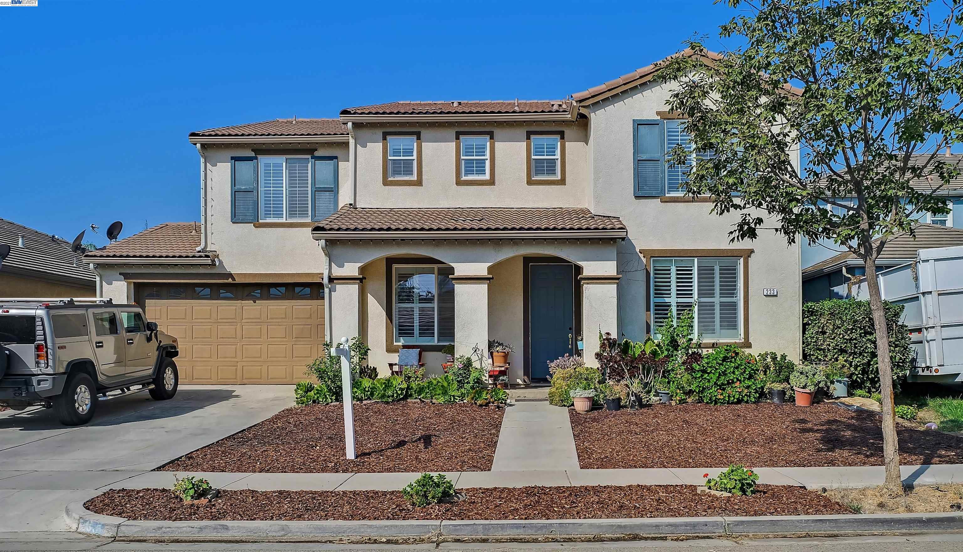Detail Gallery Image 1 of 33 For 233 Romanov Ct, Patterson,  CA 95363 - 5 Beds | 3/1 Baths