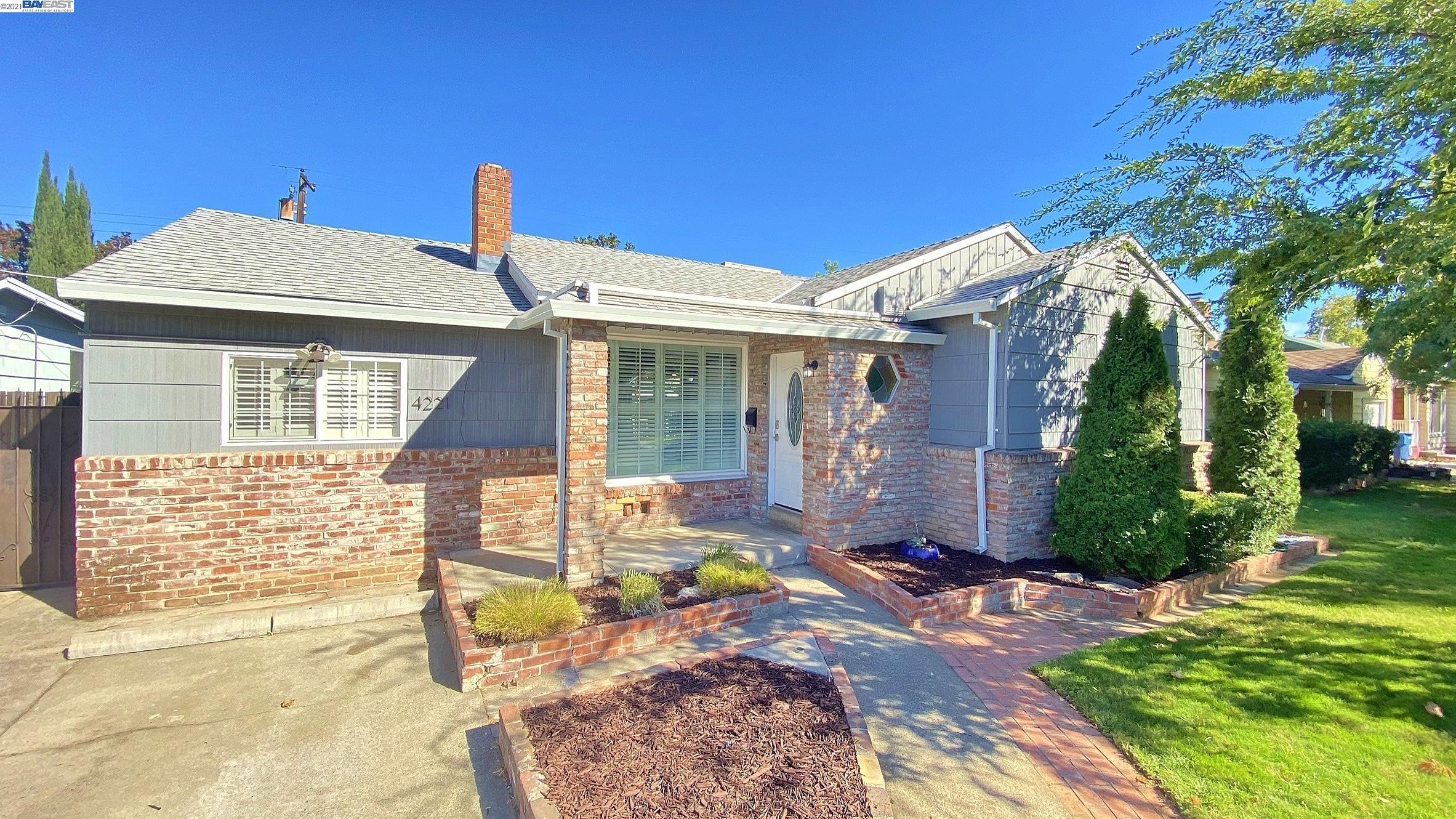 Detail Gallery Image 1 of 1 For 4221 61st, Sacramento,  CA 95820 - 3 Beds | 1 Baths