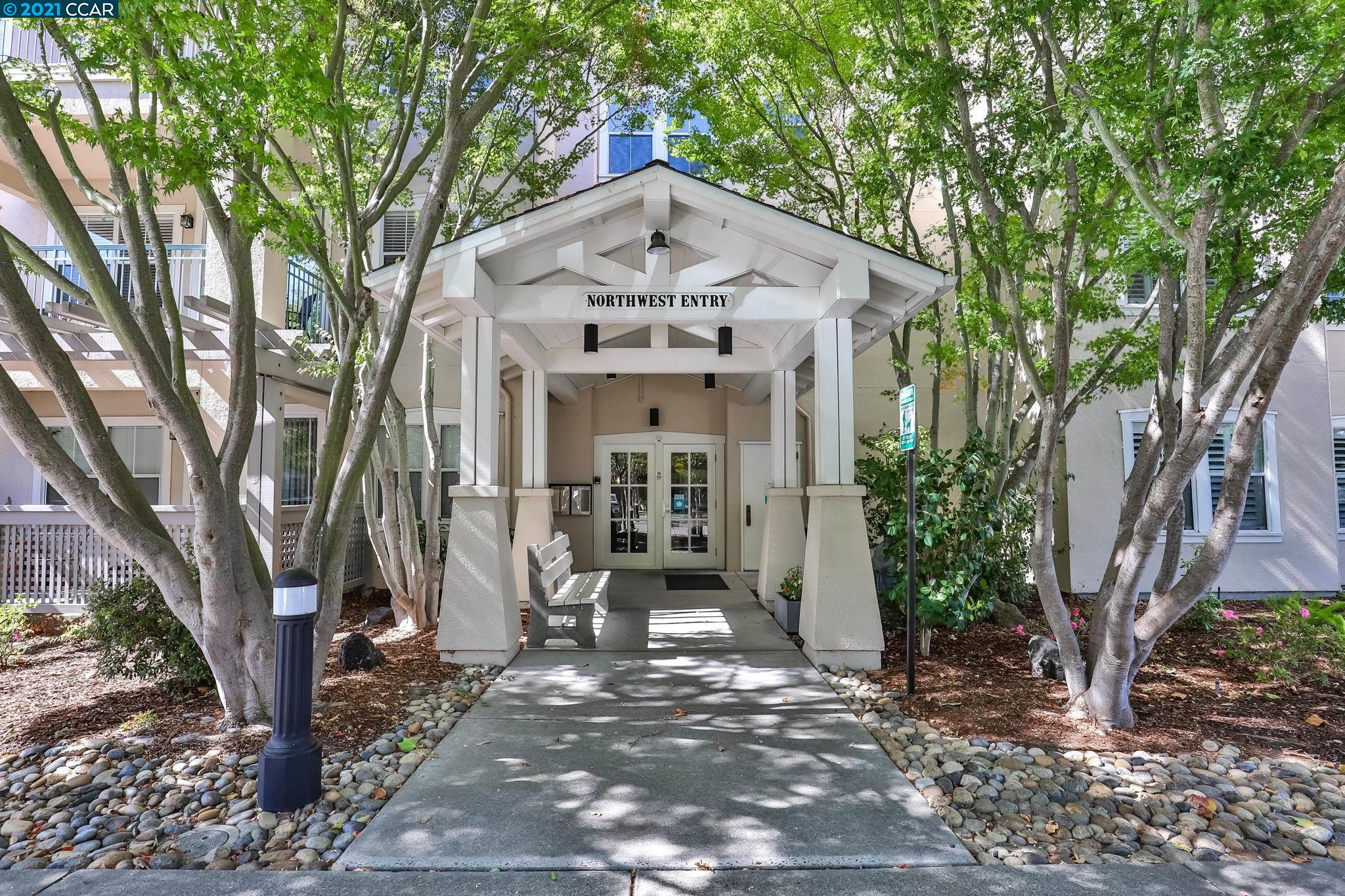 Detail Gallery Image 1 of 1 For 1840 Tice Creek Dr #2213,  Walnut Creek,  CA 94595 - 1 Beds | 1 Baths