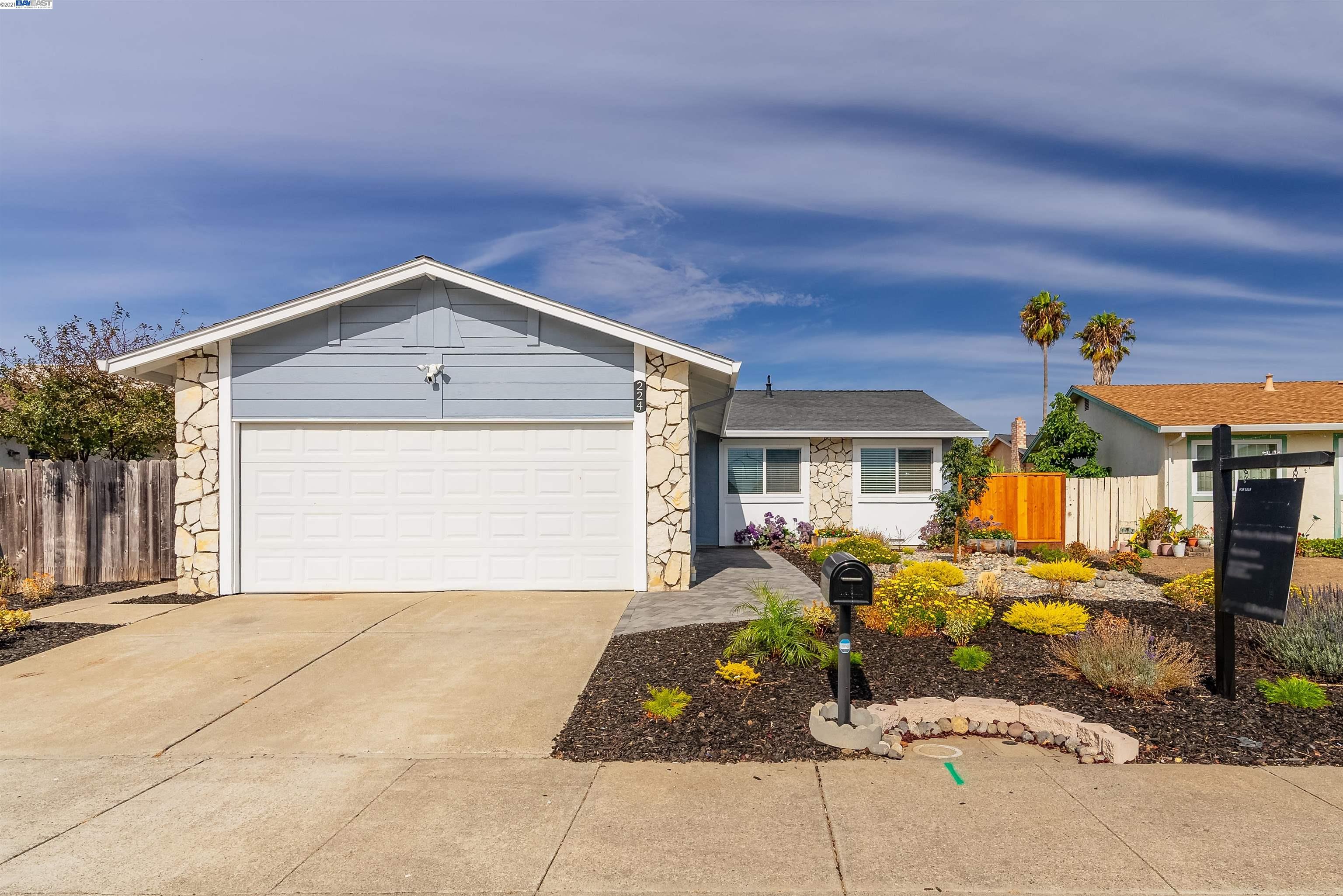 Detail Gallery Image 1 of 1 For 224 Auburn Dr, Vallejo,  CA 94589 - 3 Beds | 2 Baths