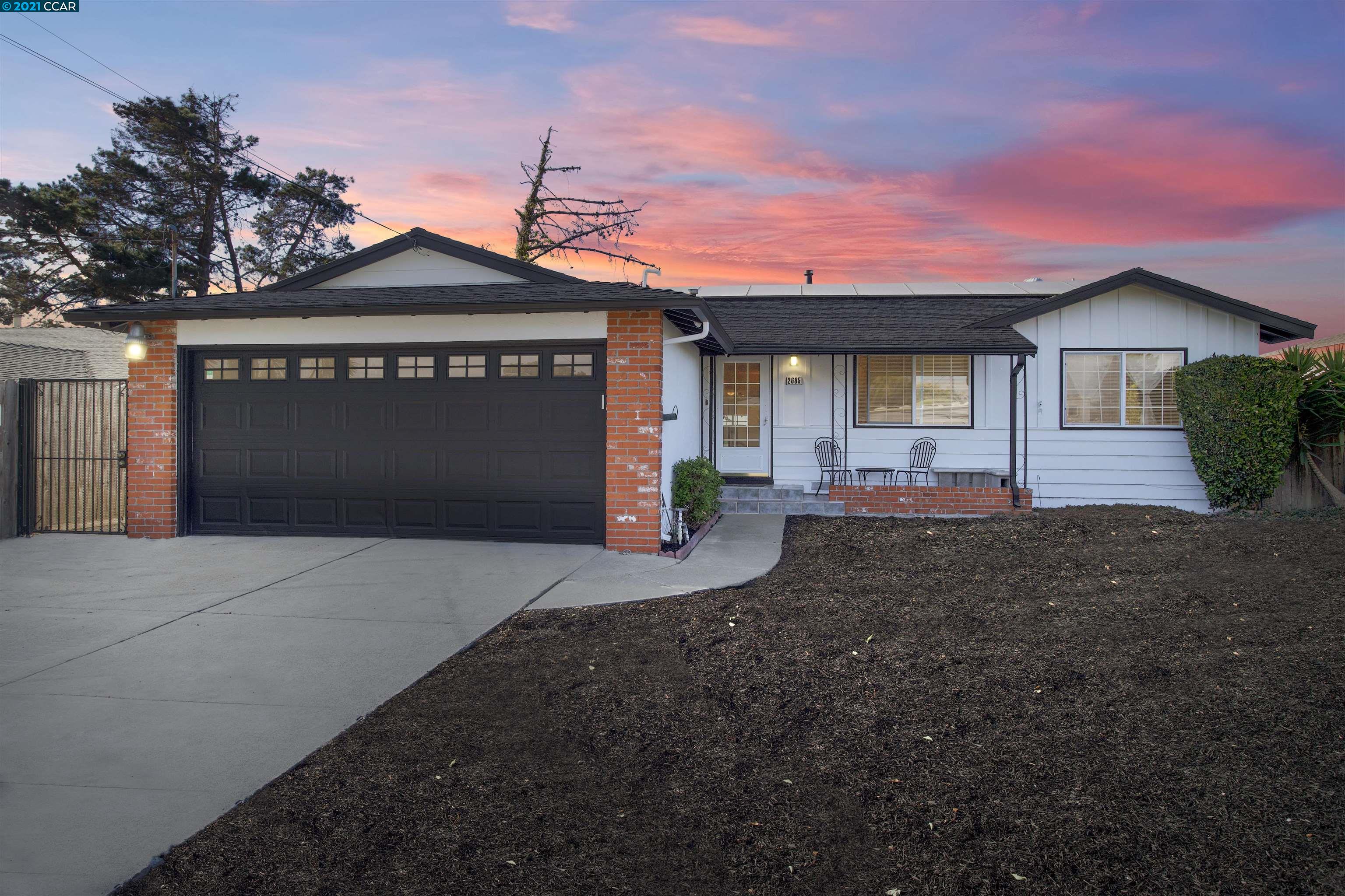Detail Gallery Image 1 of 1 For 2685 Rim Rd, San Pablo,  CA 94806 - 3 Beds | 2 Baths