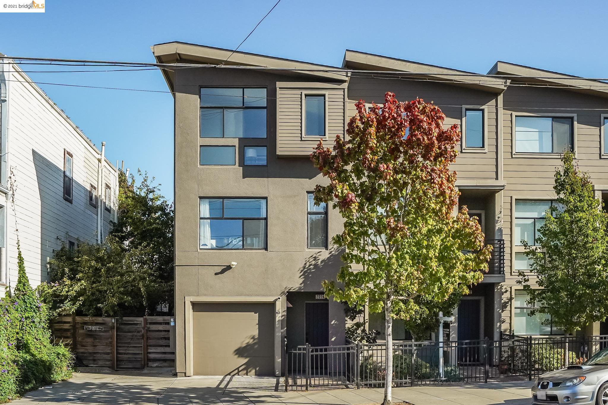 Detail Gallery Image 1 of 1 For 2014 Market St, Oakland,  CA 94607 - 2 Beds | 2 Baths