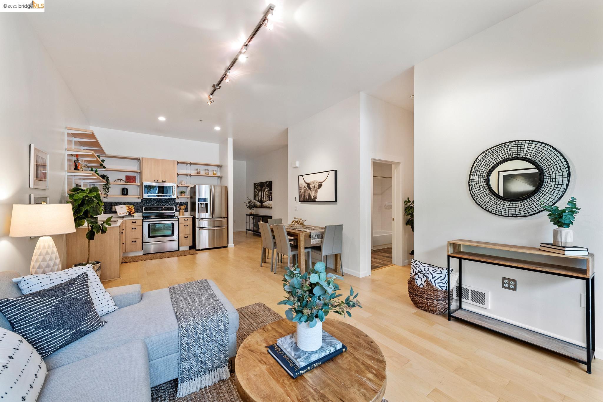 Detail Gallery Image 1 of 1 For 1201 Pine Street #155,  Oakland,  CA 94607 - 1 Beds | 1 Baths