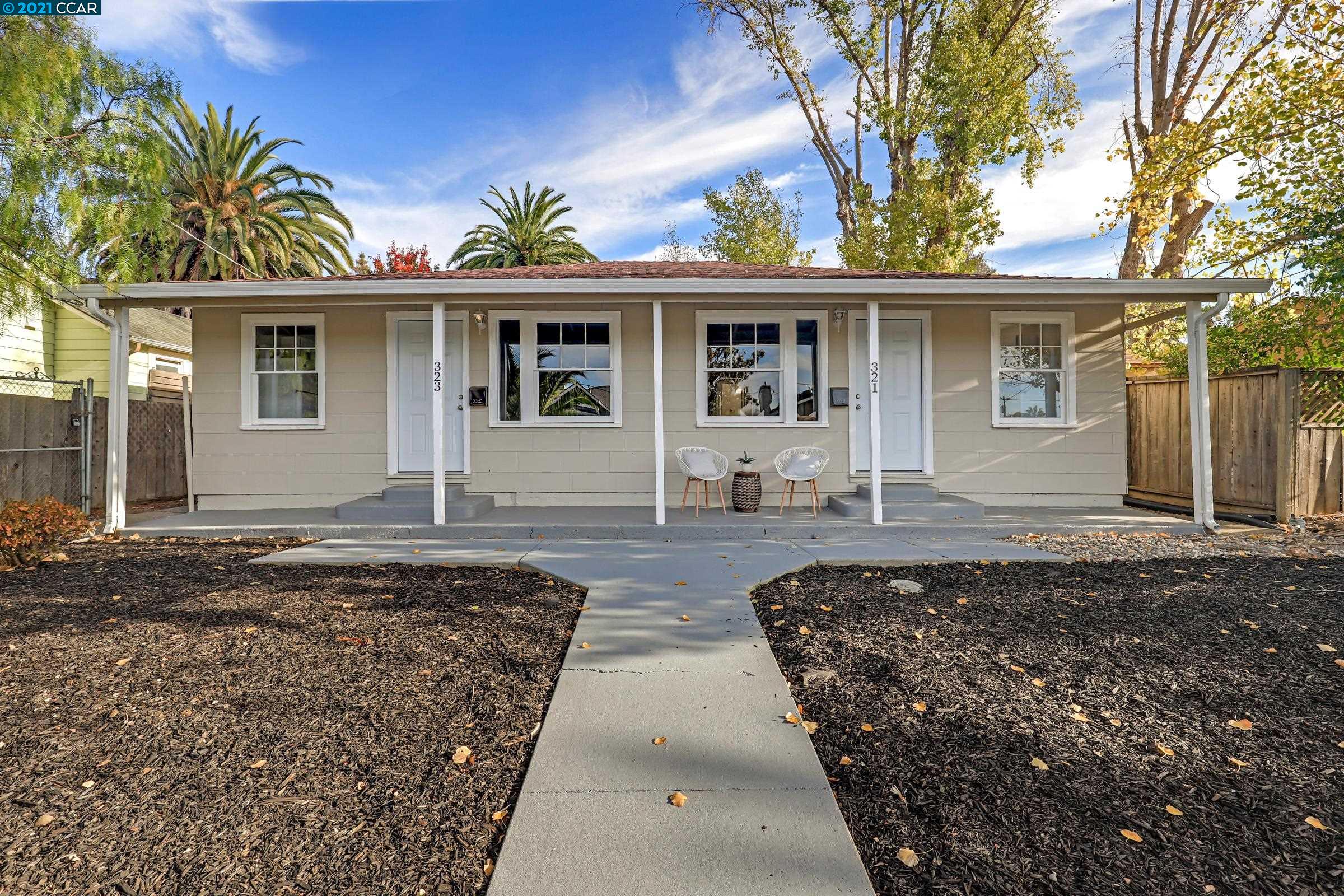 Detail Gallery Image 1 of 1 For 321 W K St, Benicia,  CA 94510 - 2 Beds | 2 Baths
