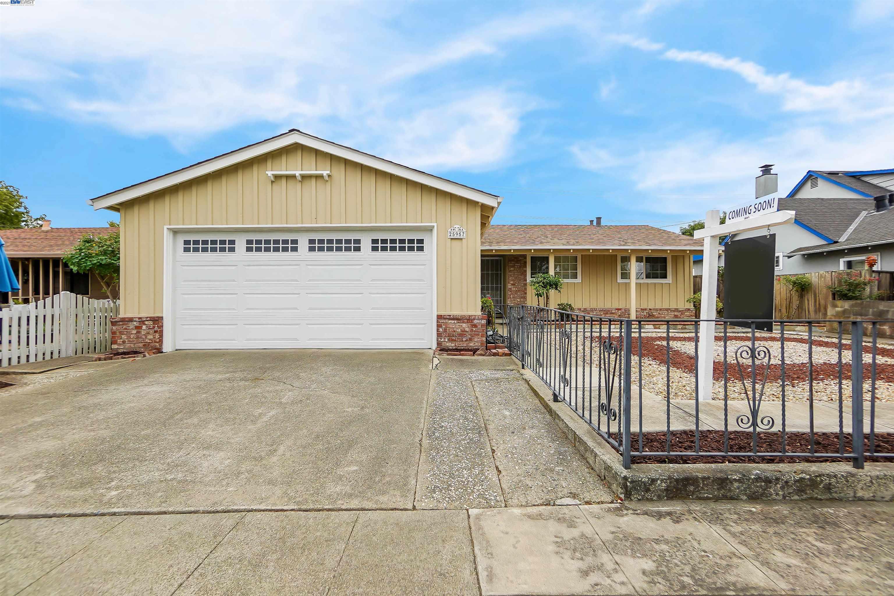 Detail Gallery Image 1 of 1 For 25957 Peterman Ave, Hayward,  CA 94545 - 4 Beds | 2 Baths