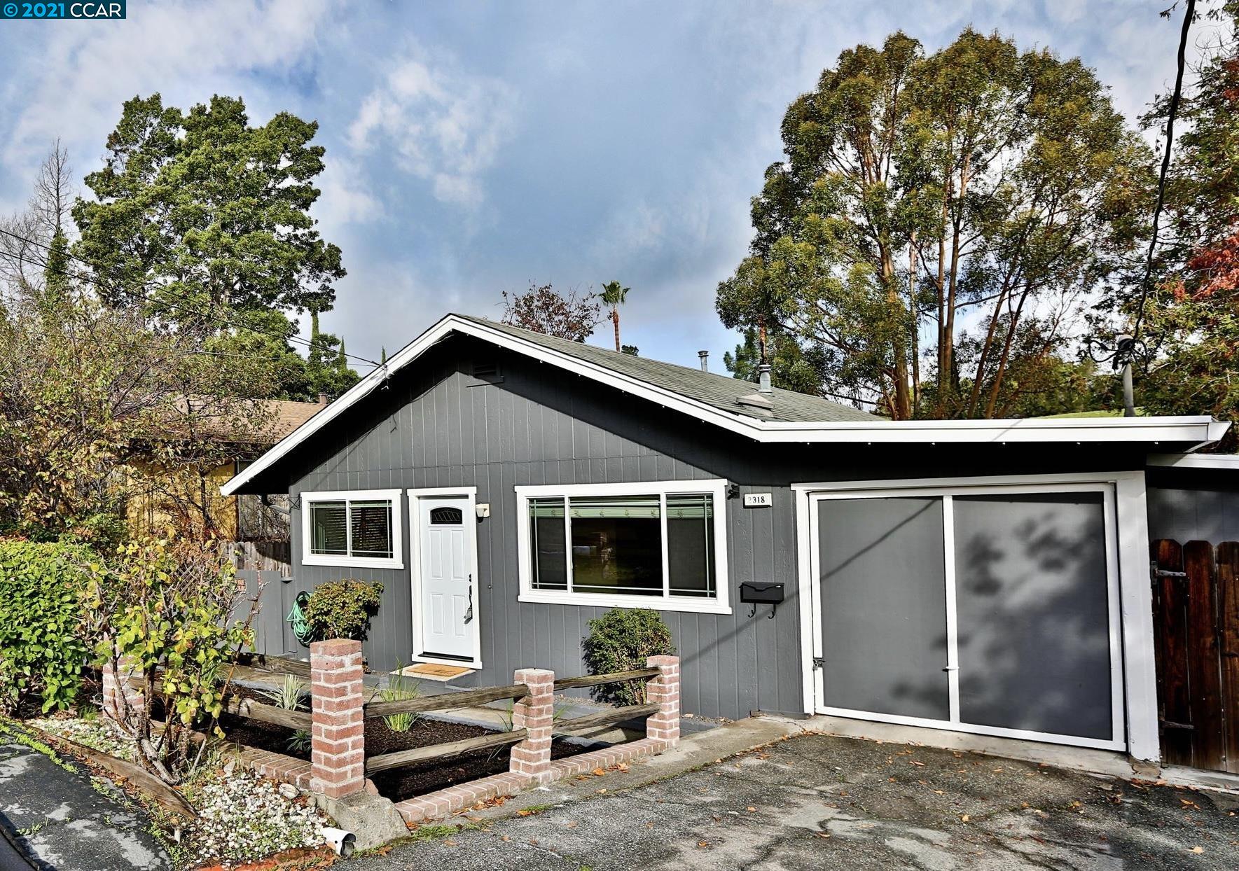 Detail Gallery Image 1 of 1 For 2318 Saxon St, Martinez,  CA 94553 - 3 Beds | 2 Baths