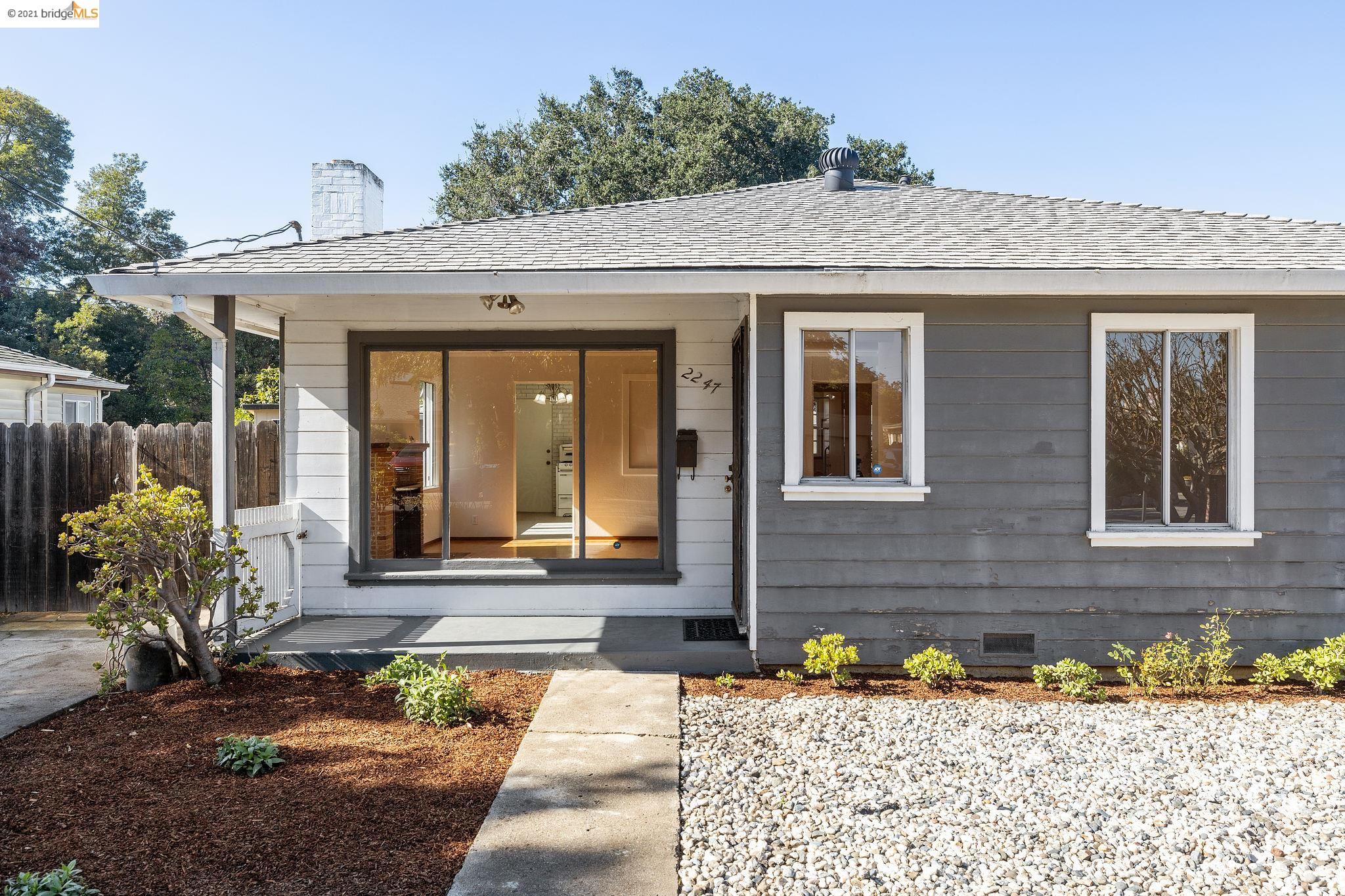 Detail Gallery Image 1 of 1 For 2247 Menalto Ave, East Palo Alto,  CA 94303 - 3 Beds | 1 Baths