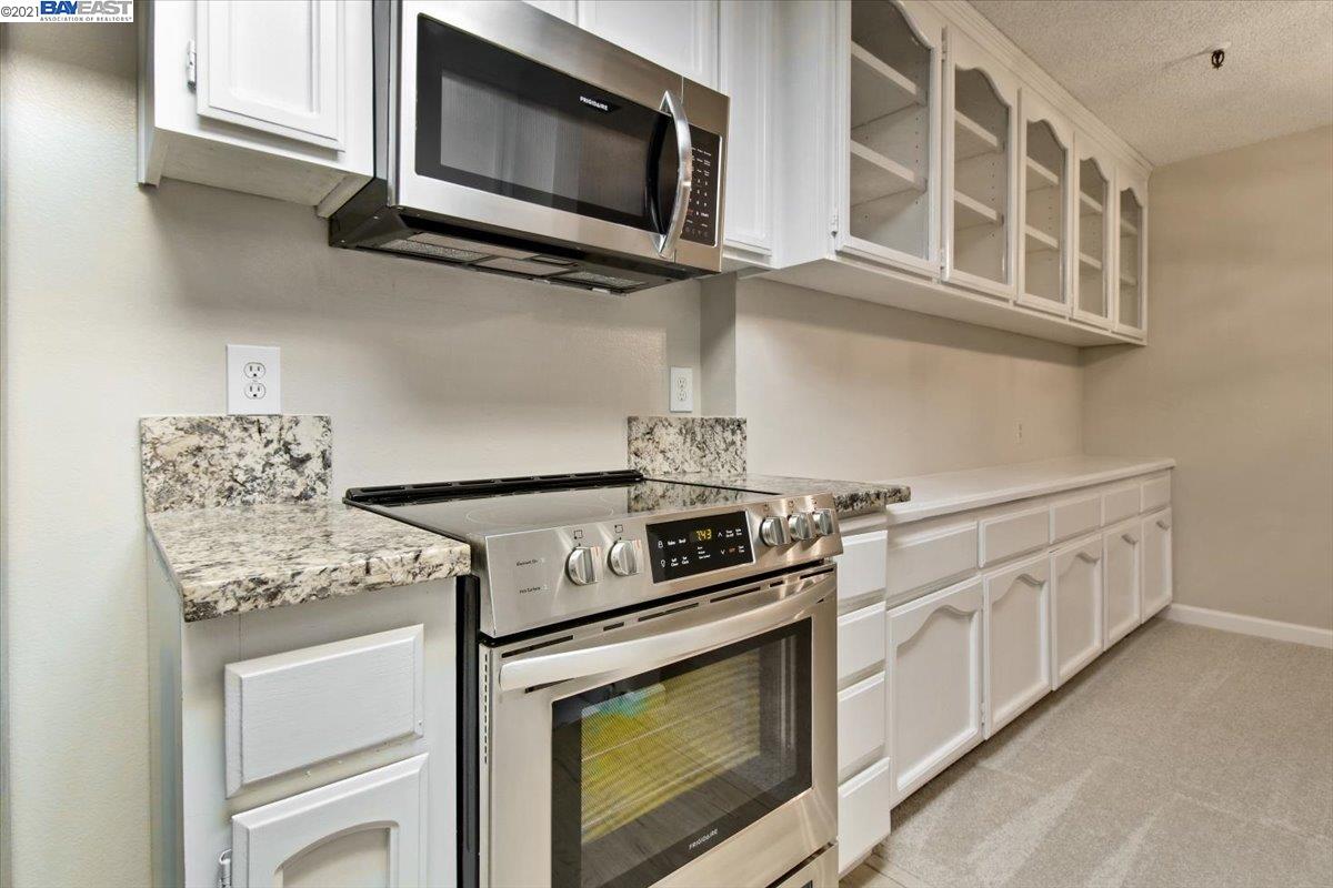 Detail Gallery Image 1 of 1 For 1132 Carpentier St #403,  San Leandro,  CA 94577 - 2 Beds | 2 Baths
