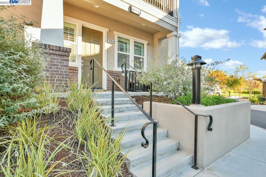Detail Gallery Image 1 of 1 For 3925 Portola Cmn #4,  Livermore,  CA 94551 - 4 Beds | 3/1 Baths