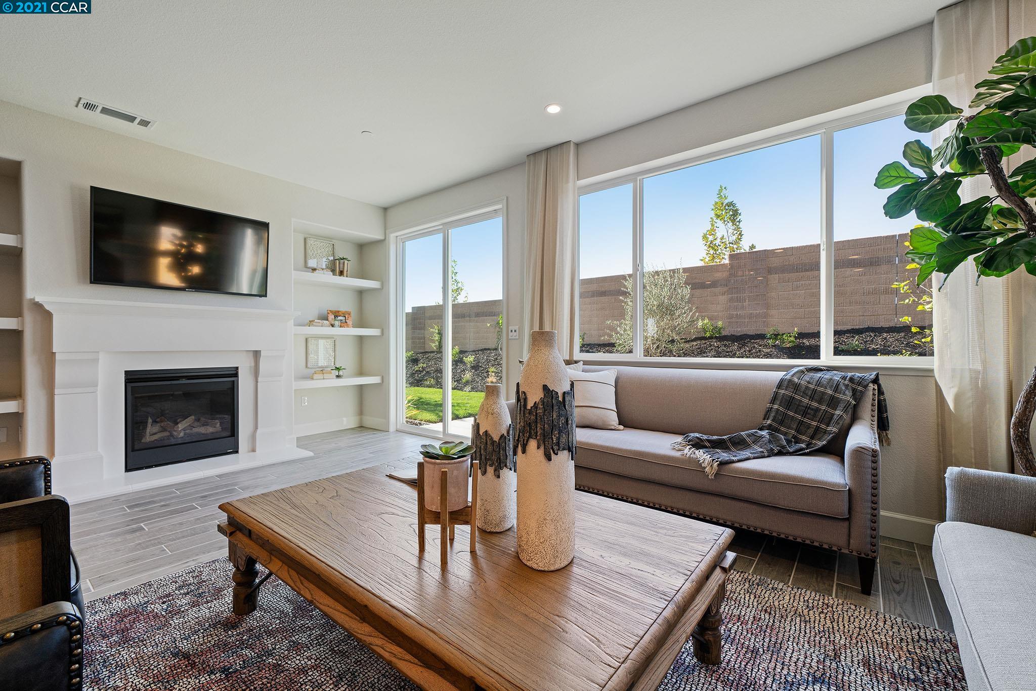 Detail Gallery Image 1 of 1 For 495 Yarrow Drive, Fairfield,  CA 94534 - 5 Beds | 3/1 Baths