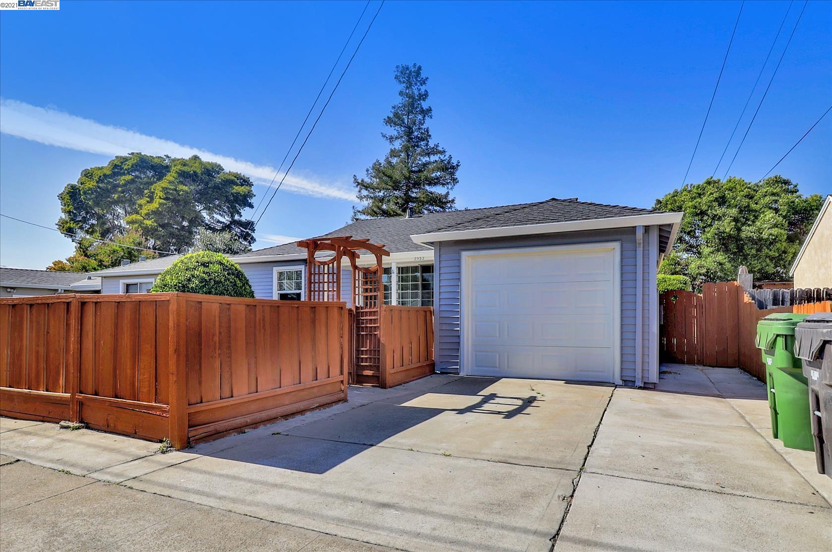 Detail Gallery Image 1 of 1 For 2532 Watson Street, Castro Valley,  CA 94546 - 4 Beds | 2 Baths