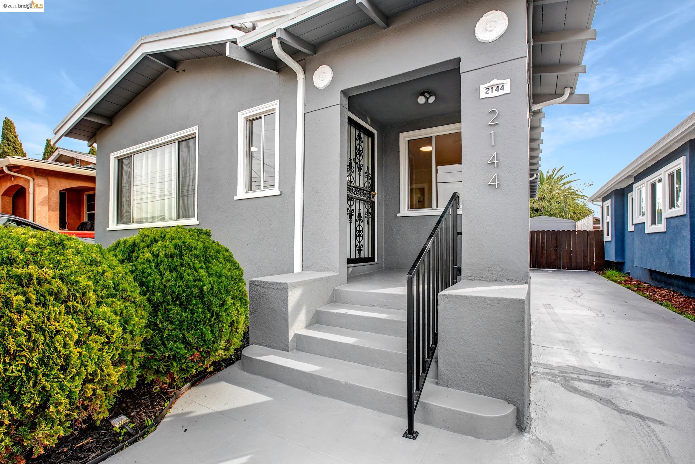 Detail Gallery Image 1 of 1 For 2144 65th Ave, Oakland,  CA 94621 - 2 Beds | 1 Baths