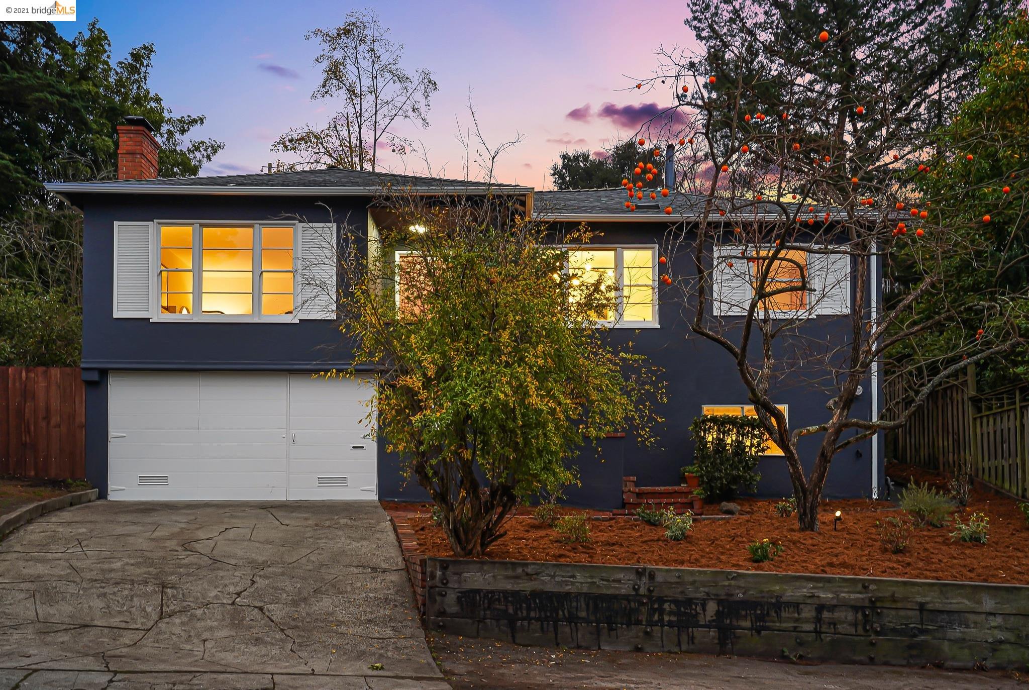 Detail Gallery Image 1 of 1 For 2934 Shasta Road, Berkeley,  CA 94708 - 3 Beds | 2 Baths