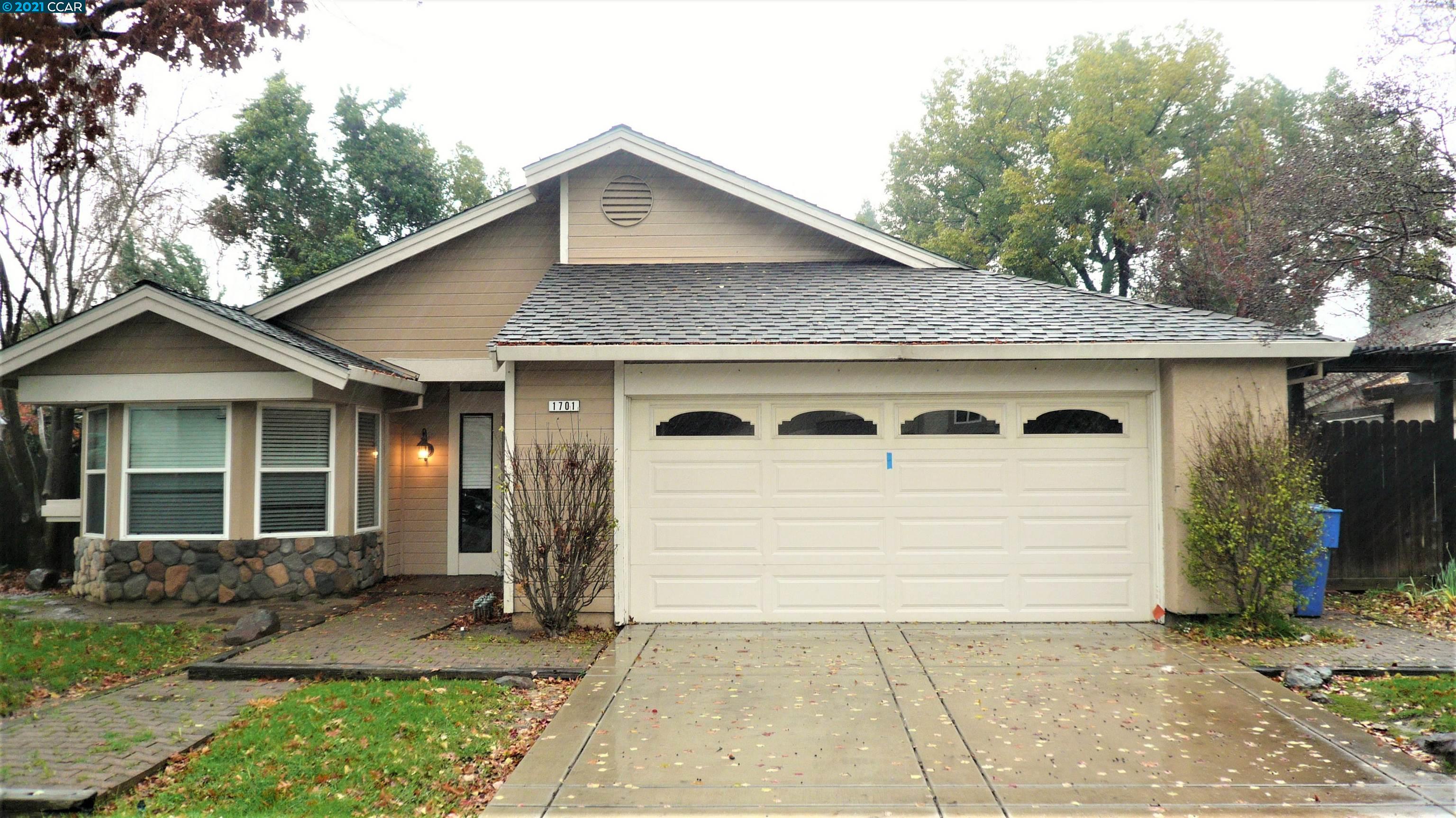 Detail Gallery Image 1 of 1 For 1701 Pebblewood Dr, Sacramento,  CA 95833 - 3 Beds | 2 Baths